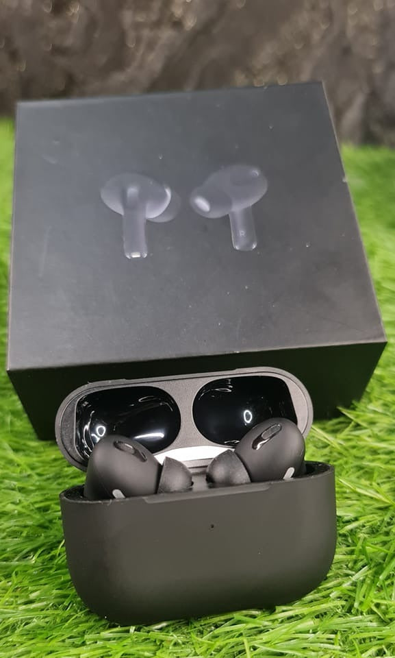 Premium Matte Black Wireless Earbuds – Active Noise Cancellation & Deep Bass High-Fidelity Sound 🎧